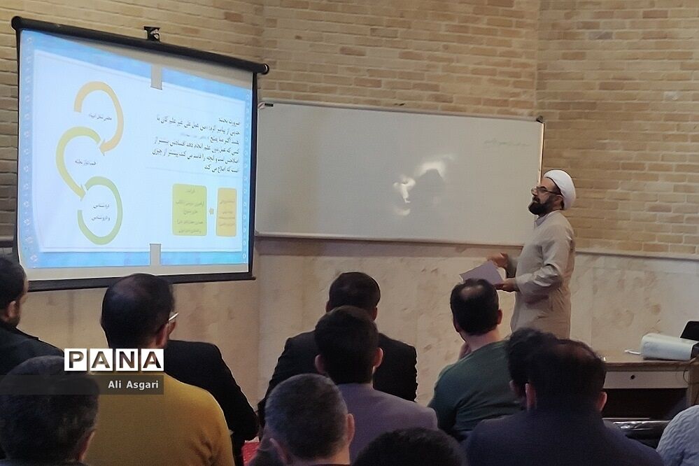 کارگاه آسیب‌ها و ویژگی‌های نوجوان امروزی در حاشیه دوره راه مربی در دماوند