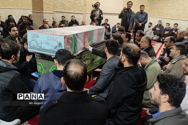 مراسم وداع با پیکر پاک شهید گمنام دفاع مقدس در اردوگاه امام صادق(ع) دماوند