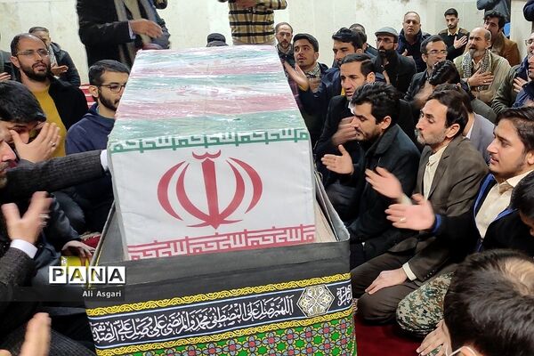 مراسم وداع با پیکر پاک شهید گمنام دفاع مقدس در اردوگاه امام صادق(ع) دماوند