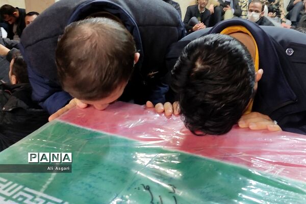 مراسم وداع با پیکر پاک شهید گمنام دفاع مقدس در اردوگاه امام صادق(ع) دماوند