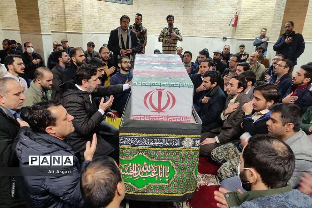 مراسم وداع با پیکر پاک شهید گمنام دفاع مقدس در اردوگاه امام صادق(ع) دماوند