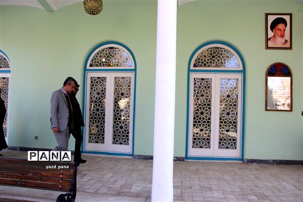 بازدید رئیس سازمان دانش‌آموزی استان یزد از موزه نور و روشنایی