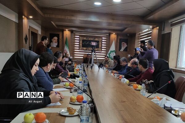 کنفرانس خبری شهردار باغستان با اصحاب رسانه