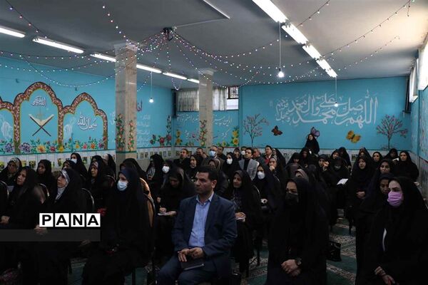 برگزاری مراسم تقدیر از مدیران خادم‌الحسینی  در دبستان موجانی ناحیه 2 شهرری