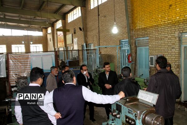 بازدید وزارتی از هنرستان‌های شهرستان بهبهان