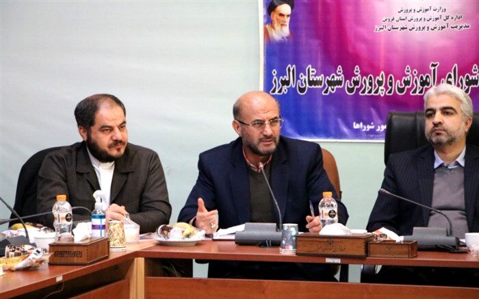 خیرین در تعلیم و تربیت بیشتر از سرانه آموزش و پرورش در حوزه‌های مختلف کمک می‌کنند
