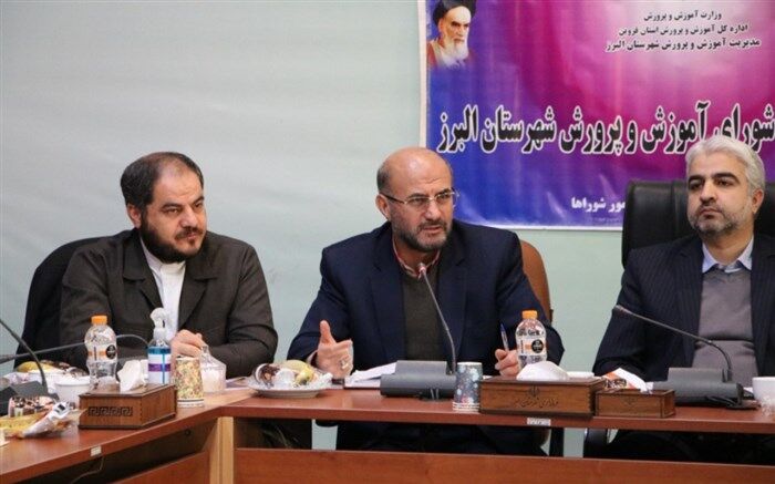 خیرین در تعلیم و تربیت بیشتر از سرانه آموزش و پرورش در حوزه‌های مختلف کمک می‌کنند