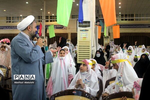 جشن تکلیف ۲هزار دانش‌آموز دختر بوشهری