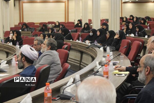 همایش موسسین مدارس غیردولتی استان قم