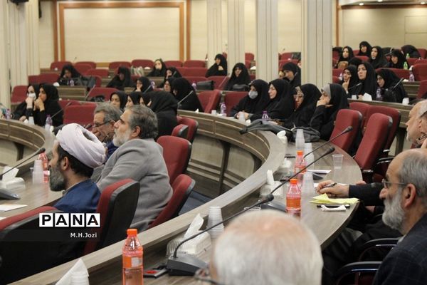 همایش موسسین مدارس غیردولتی استان قم