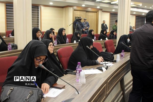 همایش موسسین مدارس غیردولتی استان قم