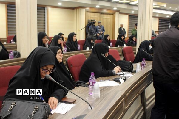 همایش موسسین مدارس غیردولتی استان قم