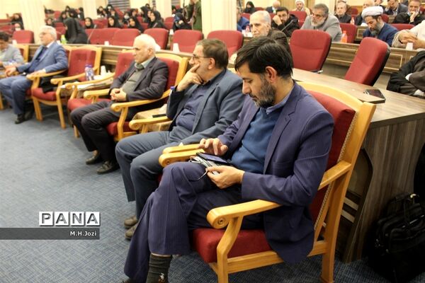 همایش موسسین مدارس غیردولتی استان قم