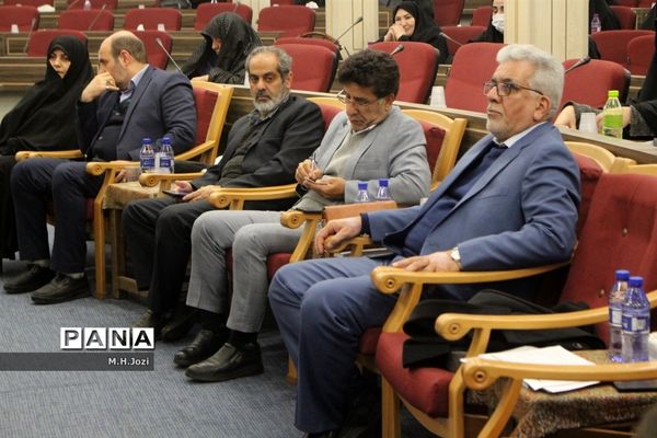 همایش موسسین مدارس غیردولتی استان قم