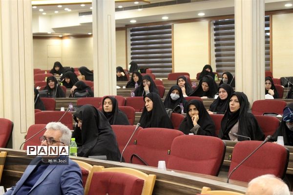 همایش موسسین مدارس غیردولتی استان قم