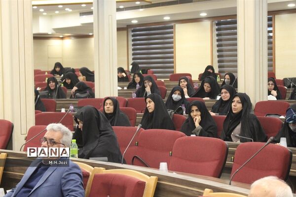 همایش موسسین مدارس غیردولتی استان قم