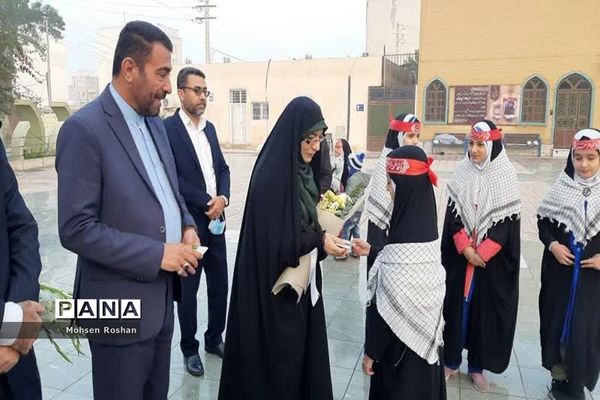 عطرافشانی گلزار شهدای بهشت صادق(ع) بوشهر