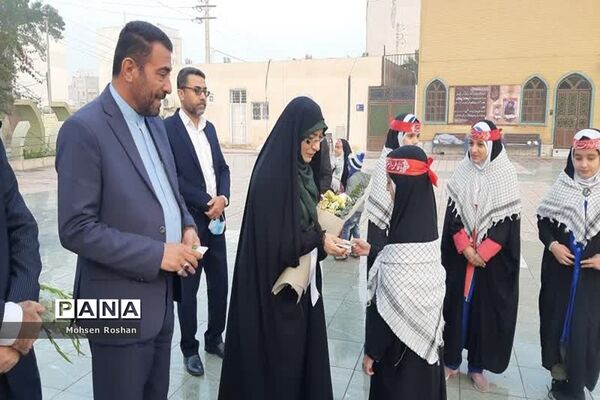 عطرافشانی گلزار شهدای بهشت صادق(ع) بوشهر