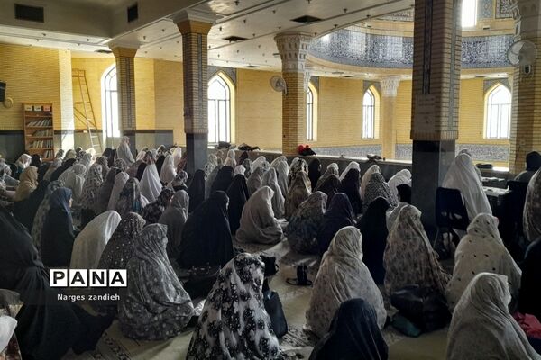 تقدیر از کارمندان فعال شهرداری در نمازجمعه ملارد