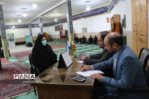 برگزاری میز خدمت آموزش و پرورش در محل مصلی نماز جمعه شهرستان فیروزکوه
