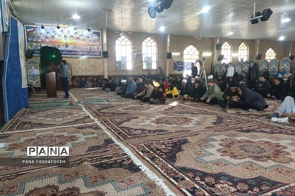 نماز جمعه فشافویه با حضور دانش‌آموزان