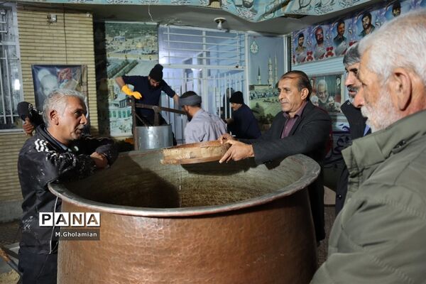پخت سمنو در حسینیه امام حسن مجتبی فلاورجان
