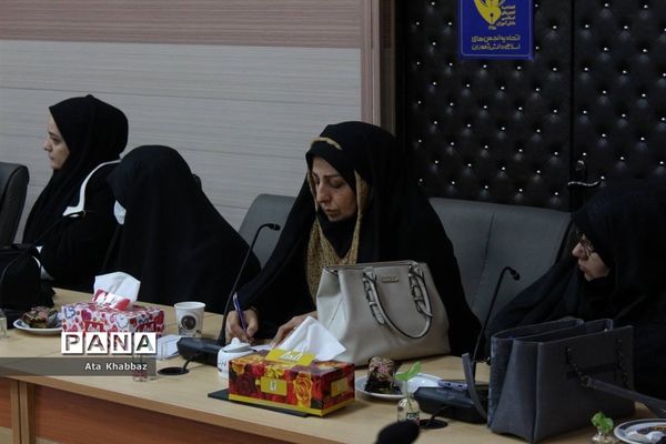 جلسه توجیه یازدهمین دوره نمایشگاه‌های دانش‌آموزی مدرسه انقلاب