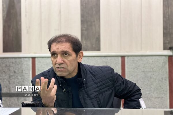 نشست معاونان، کارشناس مسئولان و کارشناسان آموزش متوسطه آموزش و پرورش استان