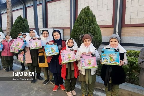 بازدید دانش‌آموزان آموزشگاه الله‌اکبر اسلامشهر از شرکت لبنیات میهن