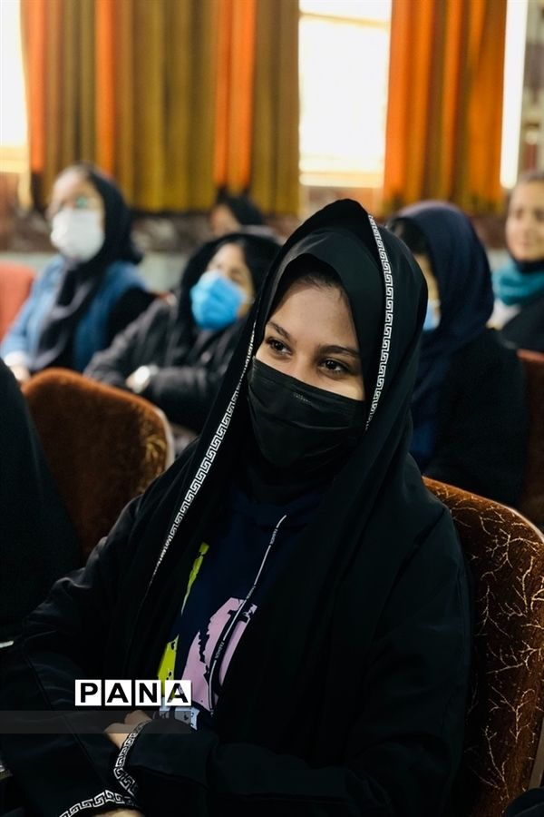 برگزاری نشست آزاد اندیشی ویژه جهاد تبیین در دبیرستان تمام تشکیلاتی رضوان