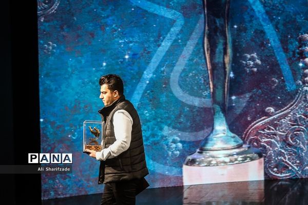 افتتاحیه چهل و یکمین جشنواره بین‌المللی تئاتر فجر