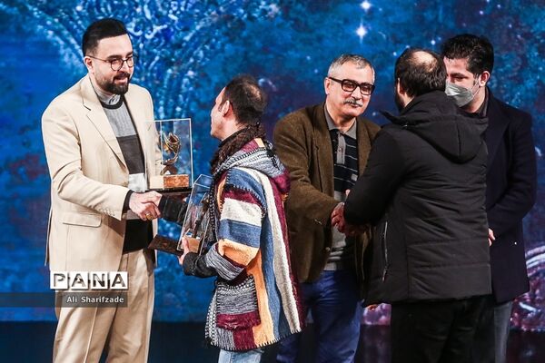 افتتاحیه چهل و یکمین جشنواره بین‌المللی تئاتر فجر