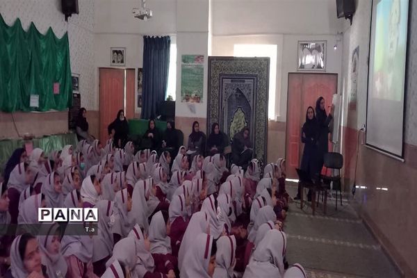 جشنواره دانش‌آموزی صبحانه سالم و مقوی در آموزشگاه ۱۳ آبان بافق