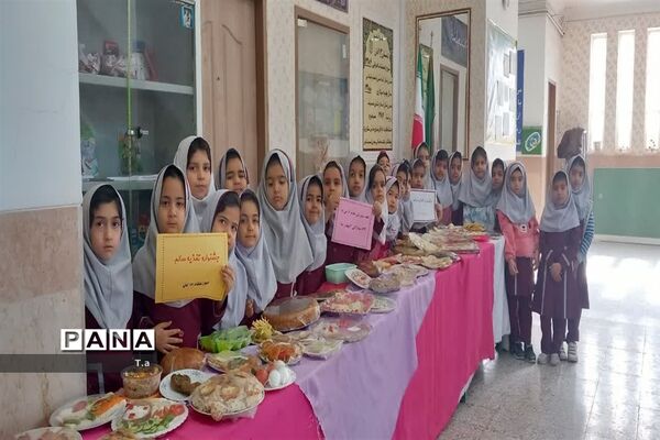 جشنواره دانش‌آموزی صبحانه سالم و مقوی در آموزشگاه ۱۳ آبان بافق