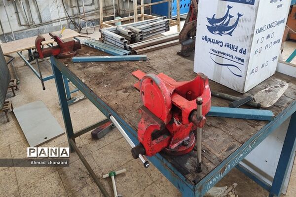 بازدید دانش‌آموزان پایه نهم از هنرستان های کاردانش