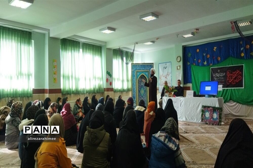 برگزاری کارگاه آموزشی تربیت فرزند ویژه مادران در فیروزکوه