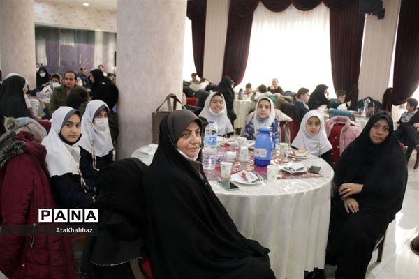 آیین اختتامیه جشنواره عهد دانش‌آموزان دبستانی با حاج قاسم در تبریز