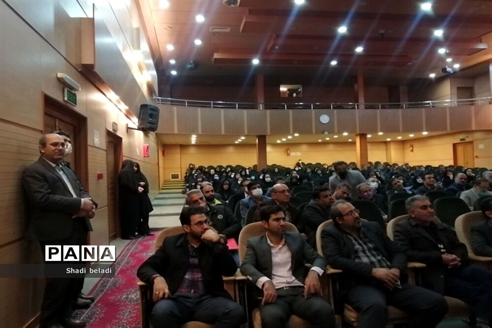 برگزاری جلسه جهاد تبیین در آموزش و پرورش ناحیه یک شیراز