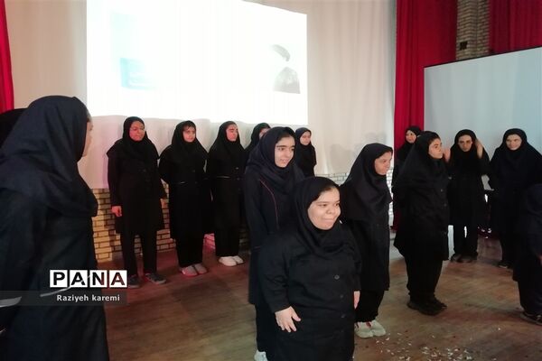 ‌برگزاری اجلاسیه نماز در هنرستان استثنایی خیریه اسلامی ناحیه 2 شیراز