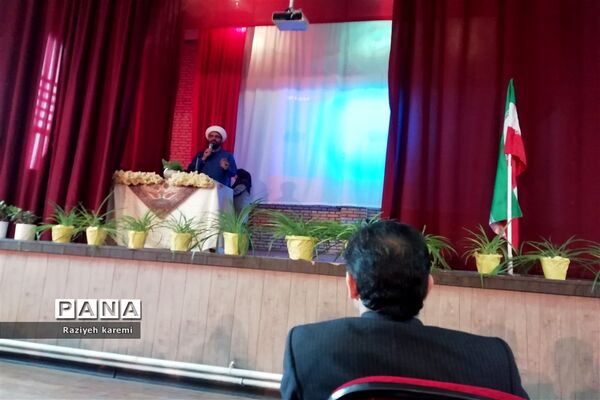 ‌برگزاری اجلاسیه نماز در هنرستان استثنایی خیریه اسلامی ناحیه 2 شیراز