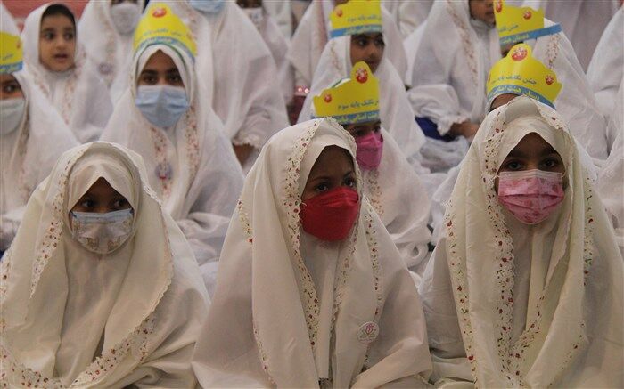 جشن تکلیف ۶ هزار دانش‌آموز دختر شهر بندرعباس برگزار شد