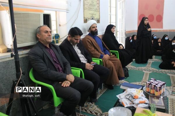 تجلیل از مادر شهید در دبیرستان دخترانه شاهد امیدیه