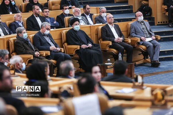 بیست و هشتمین جشنواره تحقیقات و فناوری علوم پزشکی رازی