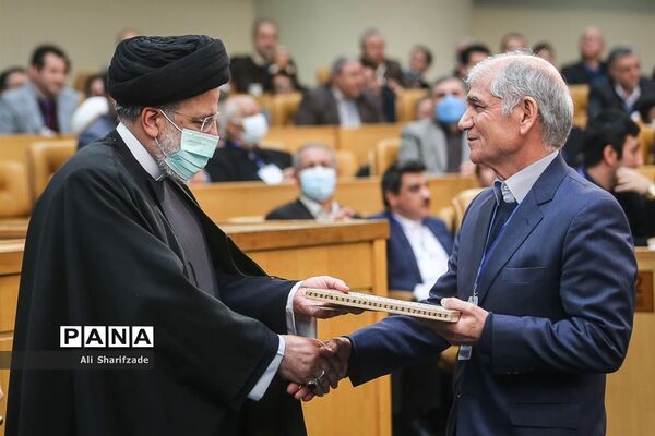 بیست و هشتمین جشنواره تحقیقات و فناوری علوم پزشکی رازی