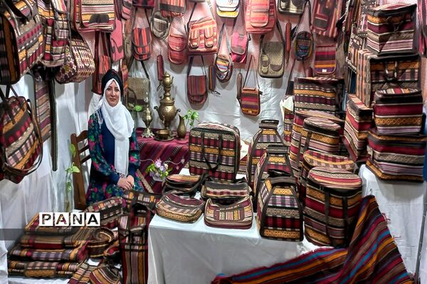 ‌‌نمایشگاه صنایع‌دستی، سوغات و هدایا در شهرستان قاین