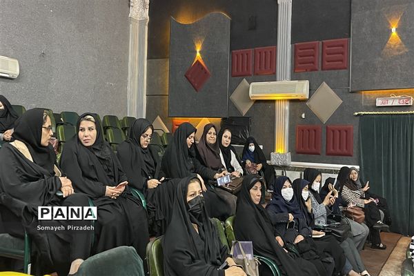 جلسه هماهنگی برنامه‌های دهه فجر در ناحیه یک اهواز