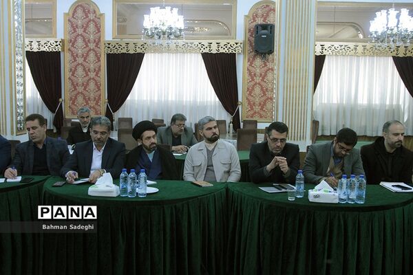 نشست هم‌اندیشی‌ معاونان پرورشی و فرهنگی، روسای ادارات قرآن، عترت و نماز و مدیران سازمان دانش‌آموزی