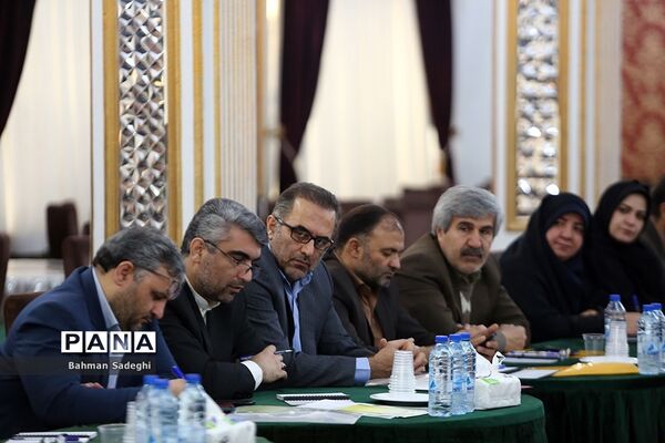نشست هم‌اندیشی‌ معاونان پرورشی و فرهنگی، روسای ادارات قرآن، عترت و نماز و مدیران سازمان دانش‌آموزی