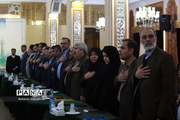 نشست هم‌اندیشی‌ معاونان پرورشی و فرهنگی، روسای ادارات قرآن، عترت و نماز و مدیران سازمان دانش‌آموزی