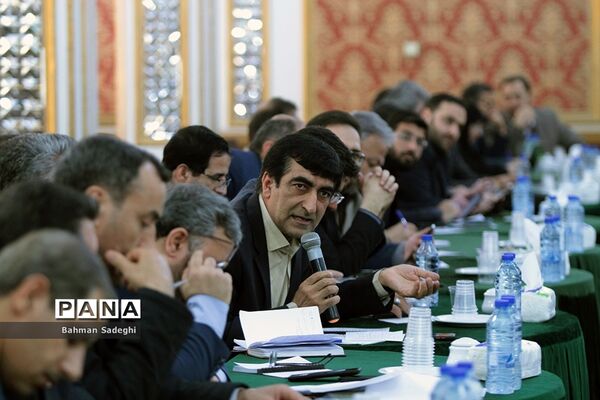 نشست هم‌اندیشی‌ معاونان پرورشی و فرهنگی، روسای ادارات قرآن، عترت و نماز و مدیران سازمان دانش‌آموزی